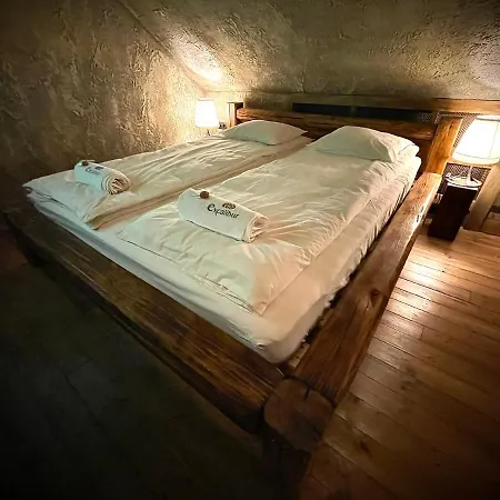 Excalibur Minihotel エゲル