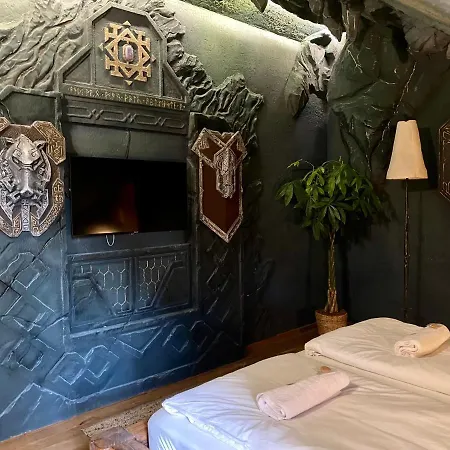 Hotel Excalibur Elmenyfogado 4*