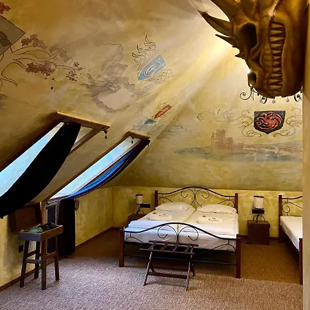 Excalibur Minihotel ホテル