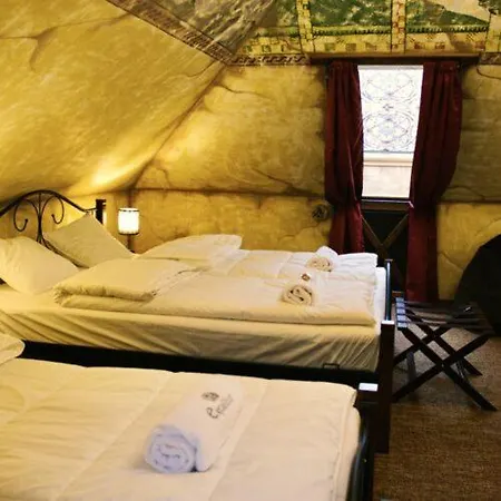 ホテル Excalibur Minihotel