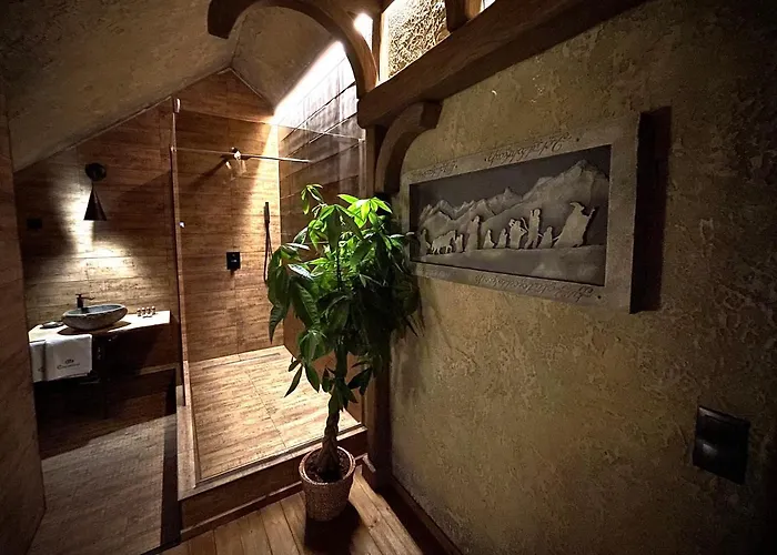 ホテル Excalibur Elmenyfogado 4*