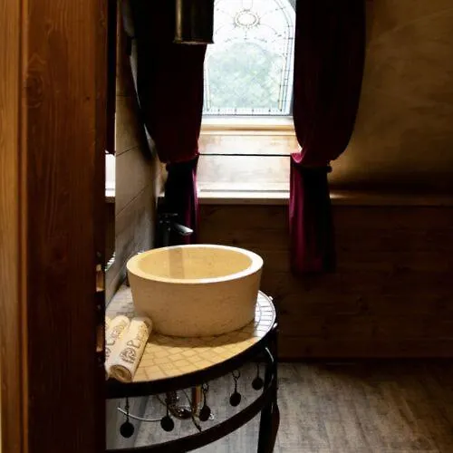 ホテル Excalibur Elmenyfogado