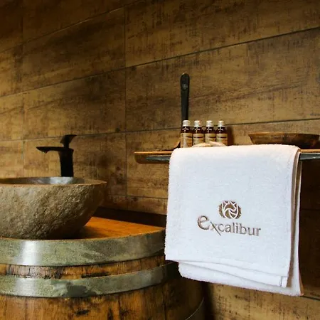 Hotel Excalibur Elmenyfogado Eger