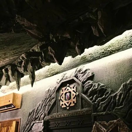 Excalibur Minihotel 4* إغير